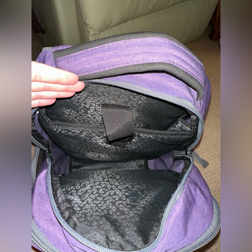 Large backpack - Picture 4 of 4